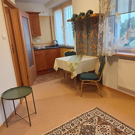 شقة فندقية Gosciniec Tombor 3*